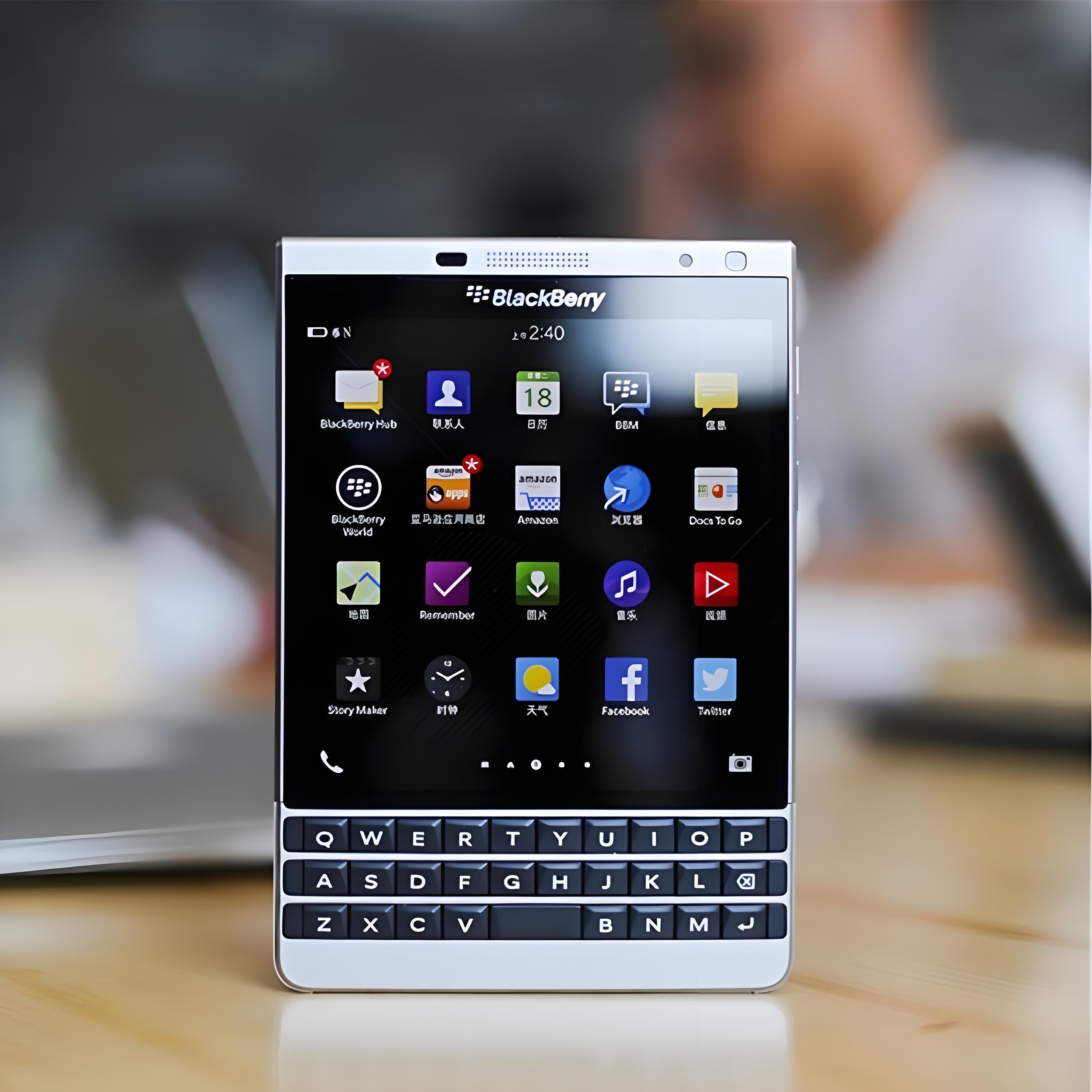 For Blackberry Passport Q30 Black and White Original Button Phone Cheap Mobile Cell Phone Unlocked 3g&4g Smartphone